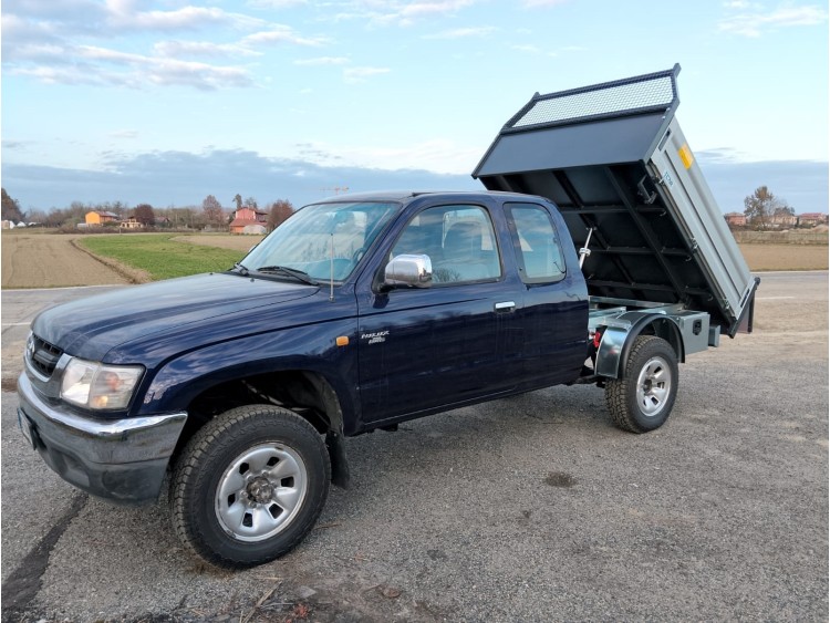 Toyota Hilux 2.5 td Pick up con CASSONE RIBALTABILE - 2003