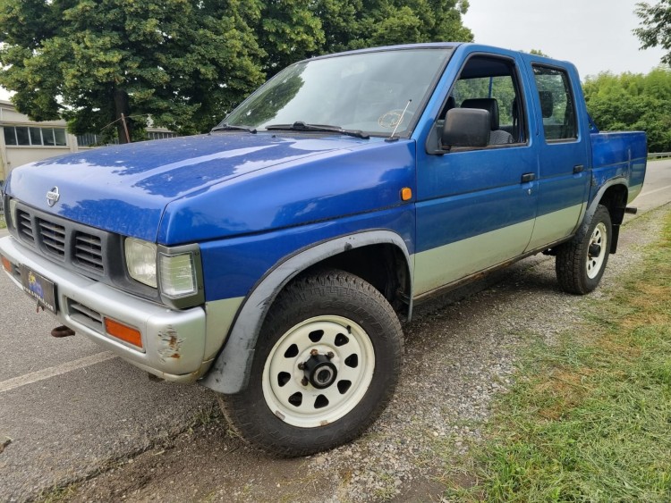 Nissan King Cab 2.5 4 porte 1997